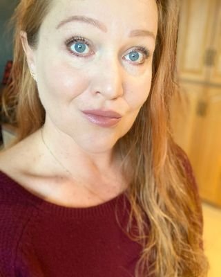 Jocelynn DeVille profile image